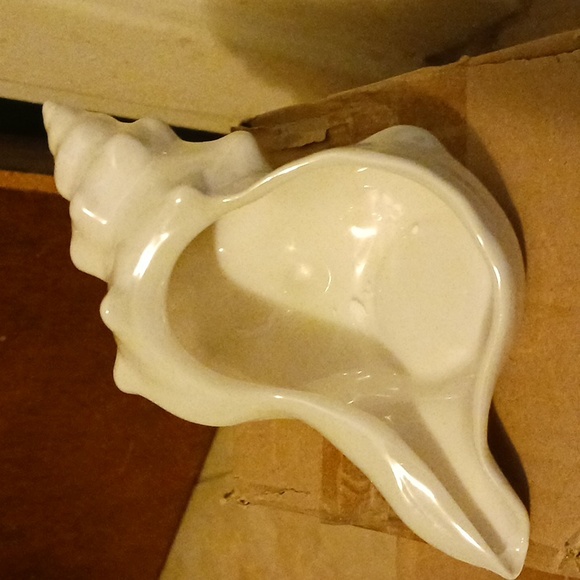 Konk shell votive candle holders from Yankee Candle Co. - Picture 2 of 3